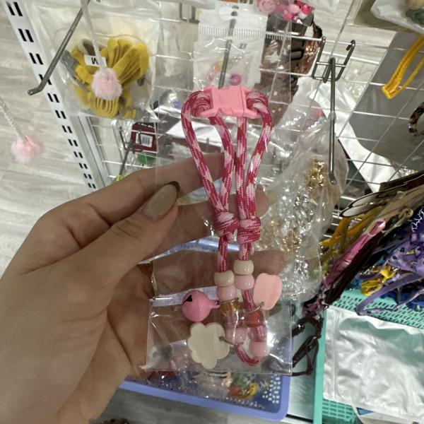 Vòng cổ thắt có chuông